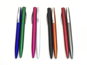 Stylo en plastique personnalise